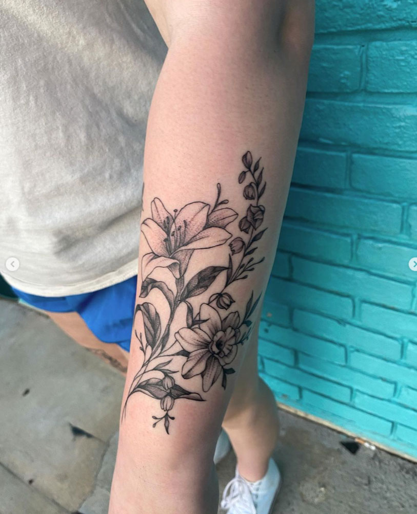 dallas tattoo black grey flower leah